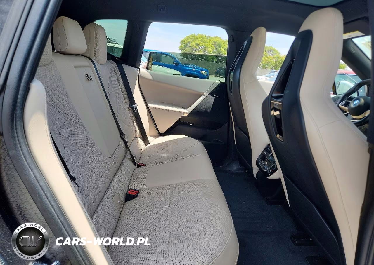 2023 BMW Ix xDrive50 VIN:WB523CF00PCM58408 - 10