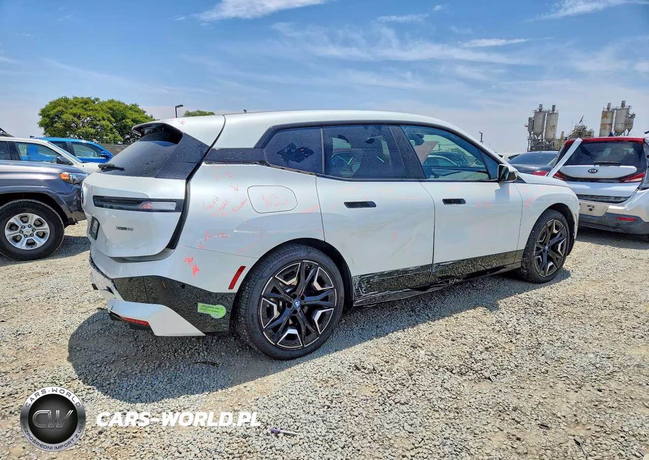 2023 BMW Ix xDrive50 VIN:WB523CF00PCM58408 - 3