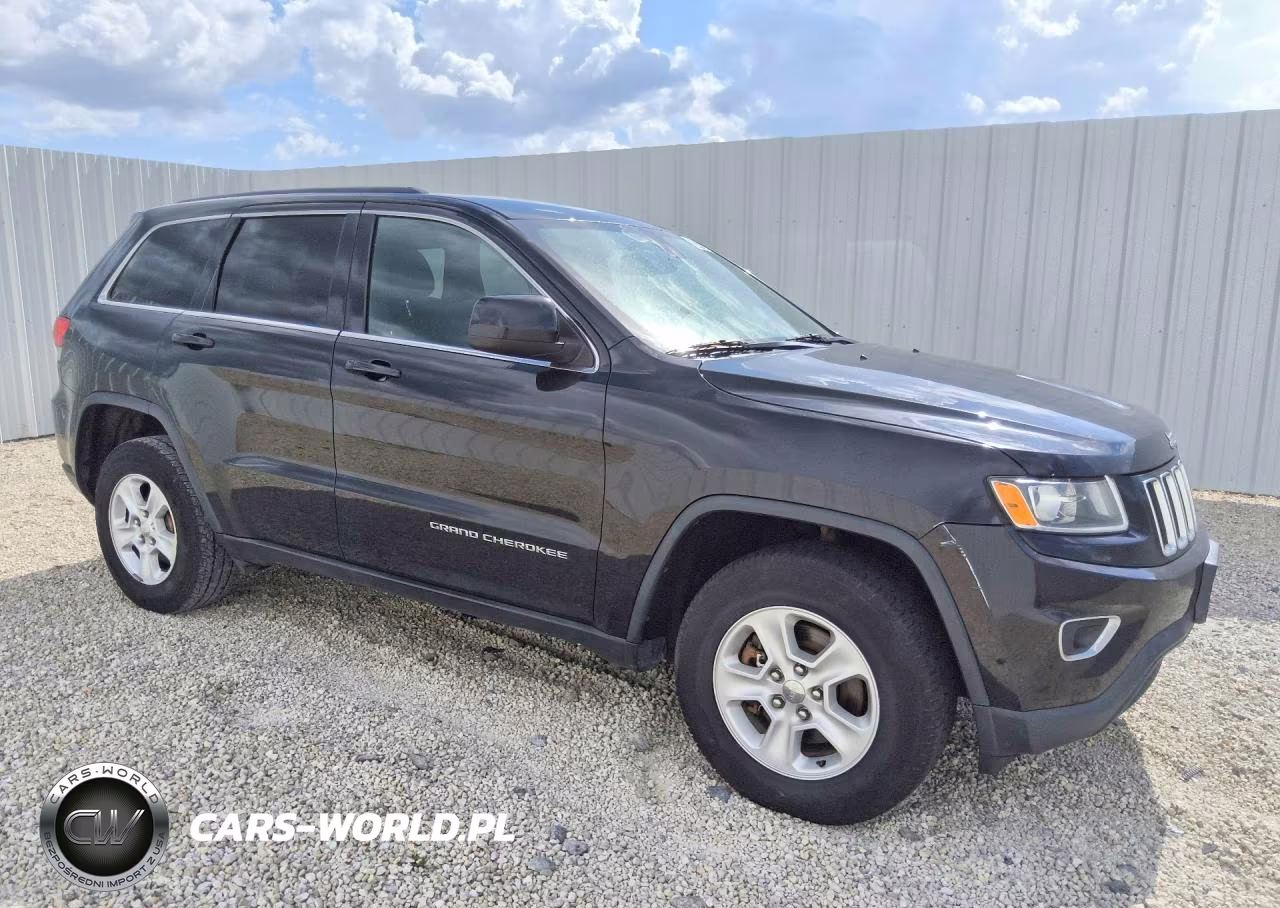 2015 Jeep Grand Cherokee Laredo VIN:1C4RJFAG4FC833391 - 4