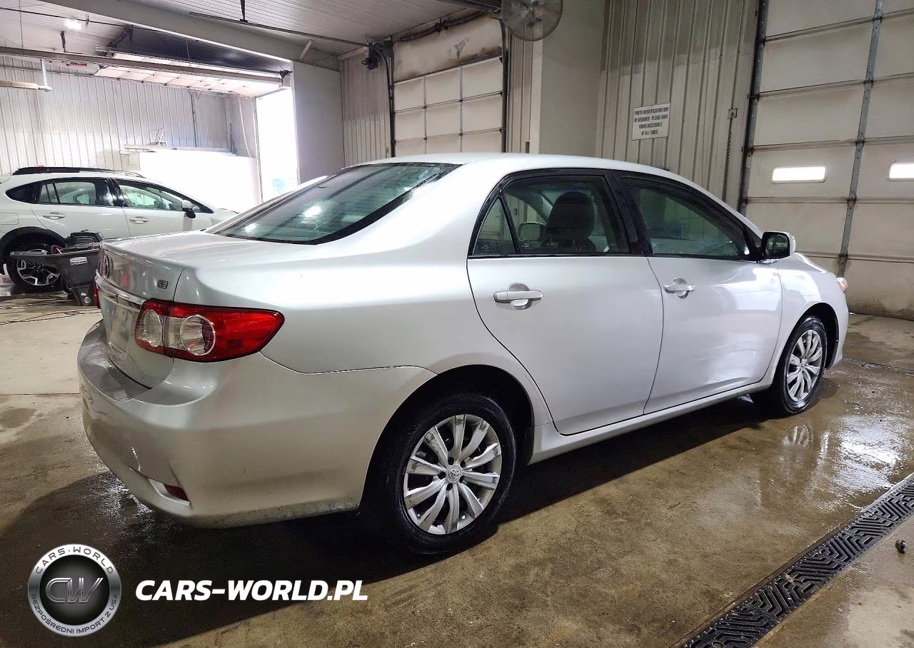 2012 Toyota Corolla Le VIN:2T1BU4EE1CC776804 - 3