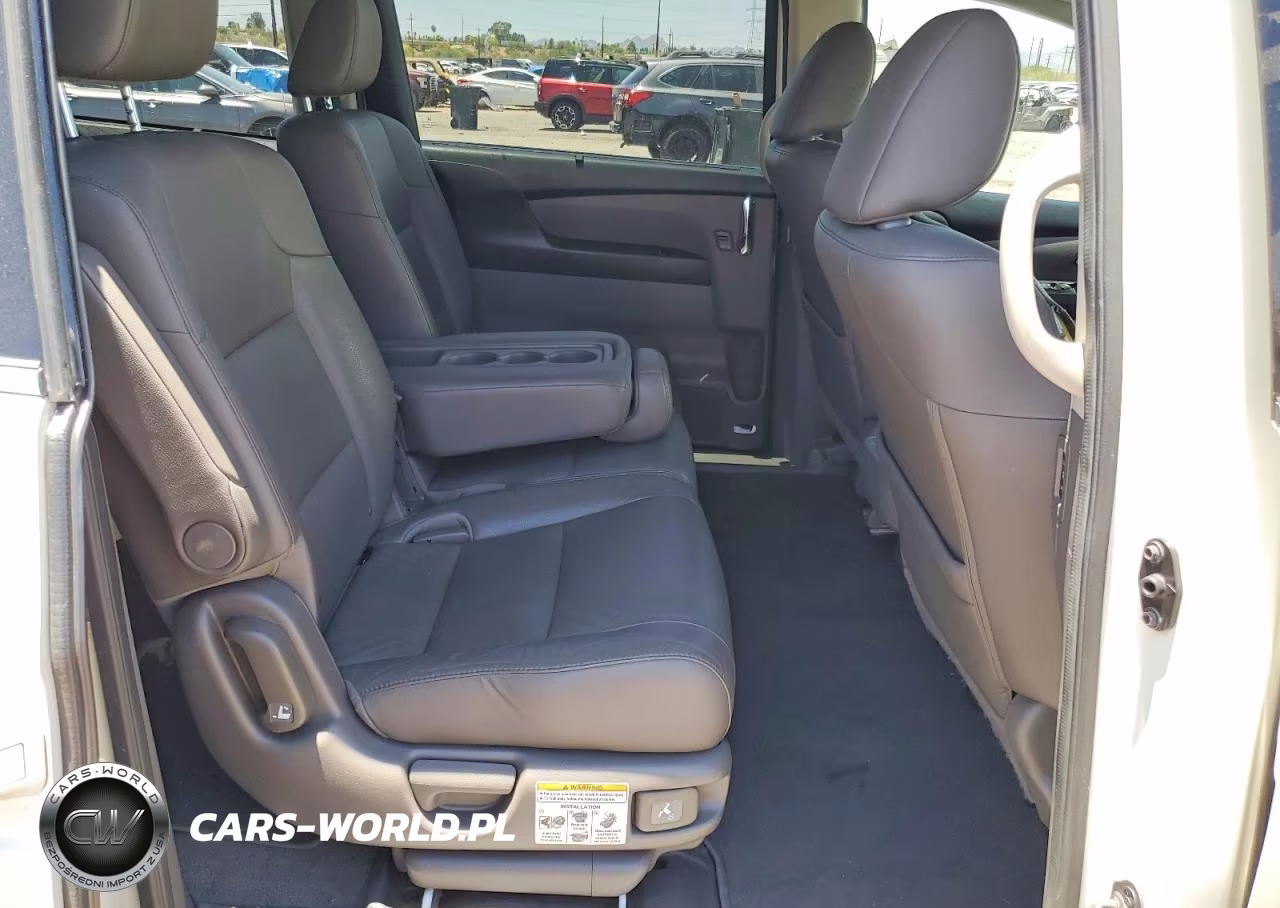 2017 Honda Odyssey Touring VIN:5FNRL5H98HB000694 - 11