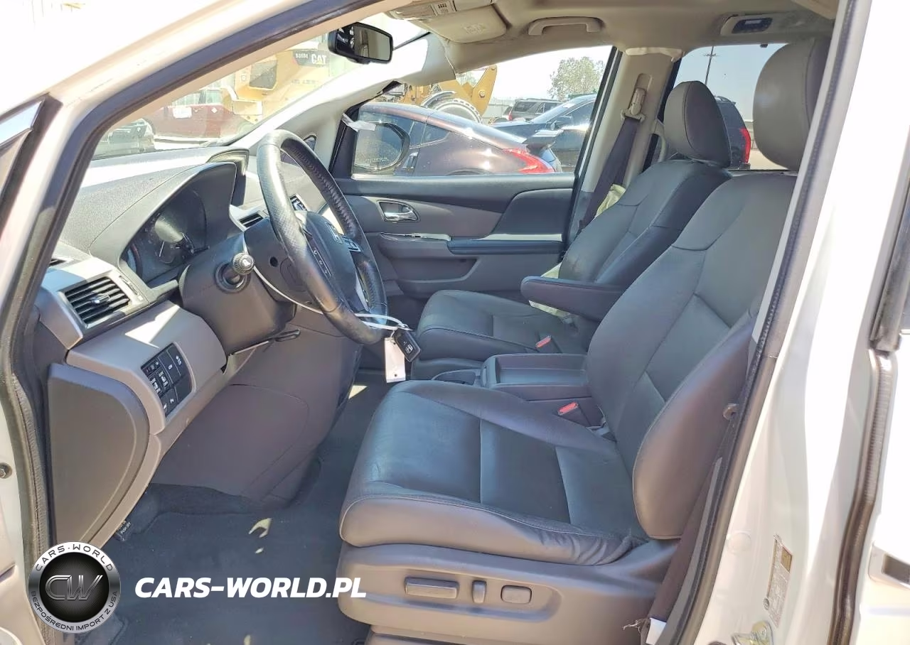 2017 Honda Odyssey Touring VIN:5FNRL5H98HB000694 - 7