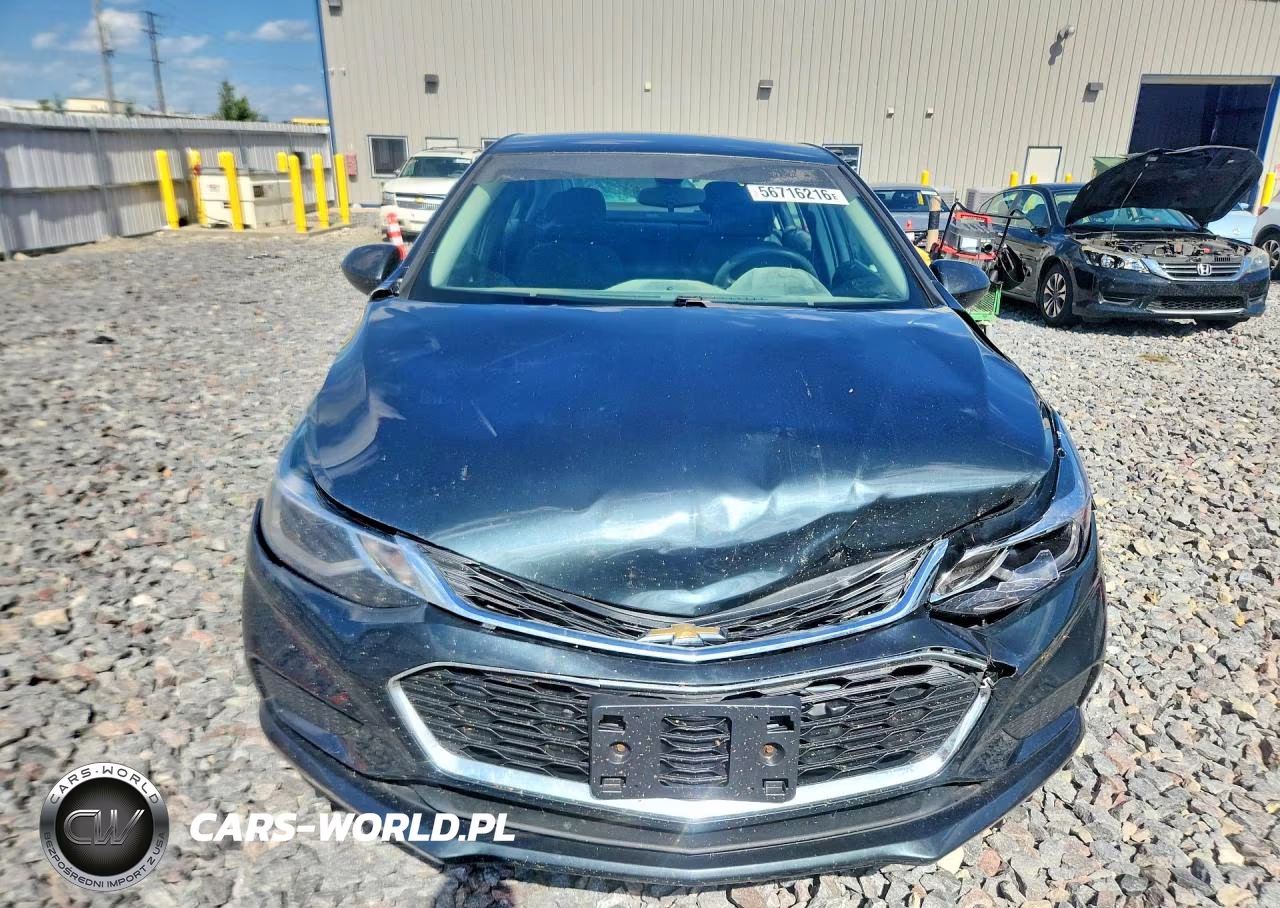 2018 Chevrolet Cruze Lt VIN:1G1BE5SM0J7190326 - 5