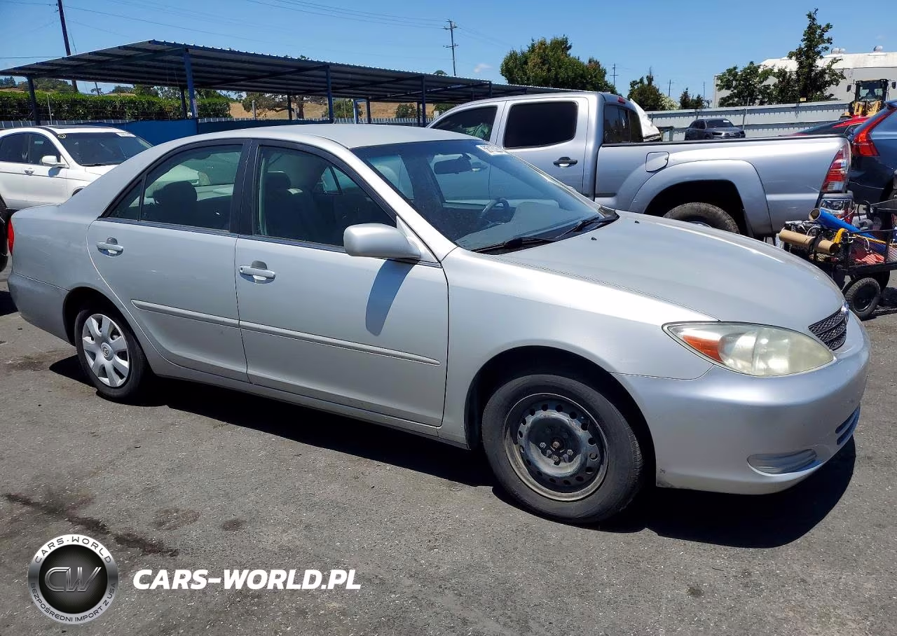 2003 Toyota Camry Le VIN:4T1BE32K63U715643 - 4