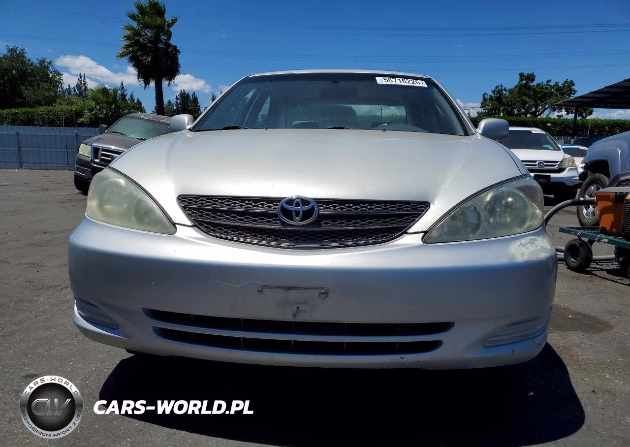 2003 Toyota Camry Le VIN:4T1BE32K63U715643 - 5