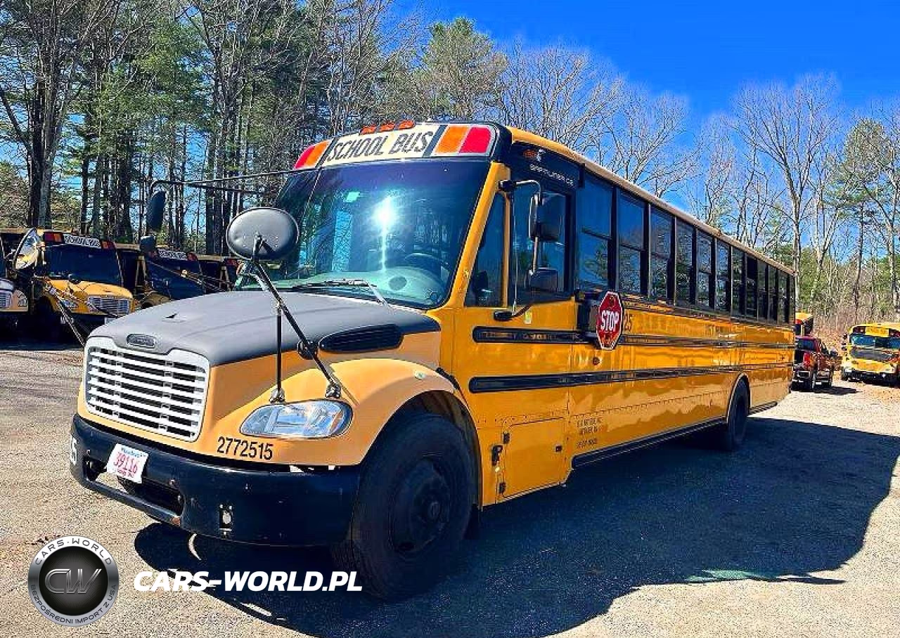 2015 Freightliner Chassis B2B VIN:4UZABRDU9FCFW9516 - 2