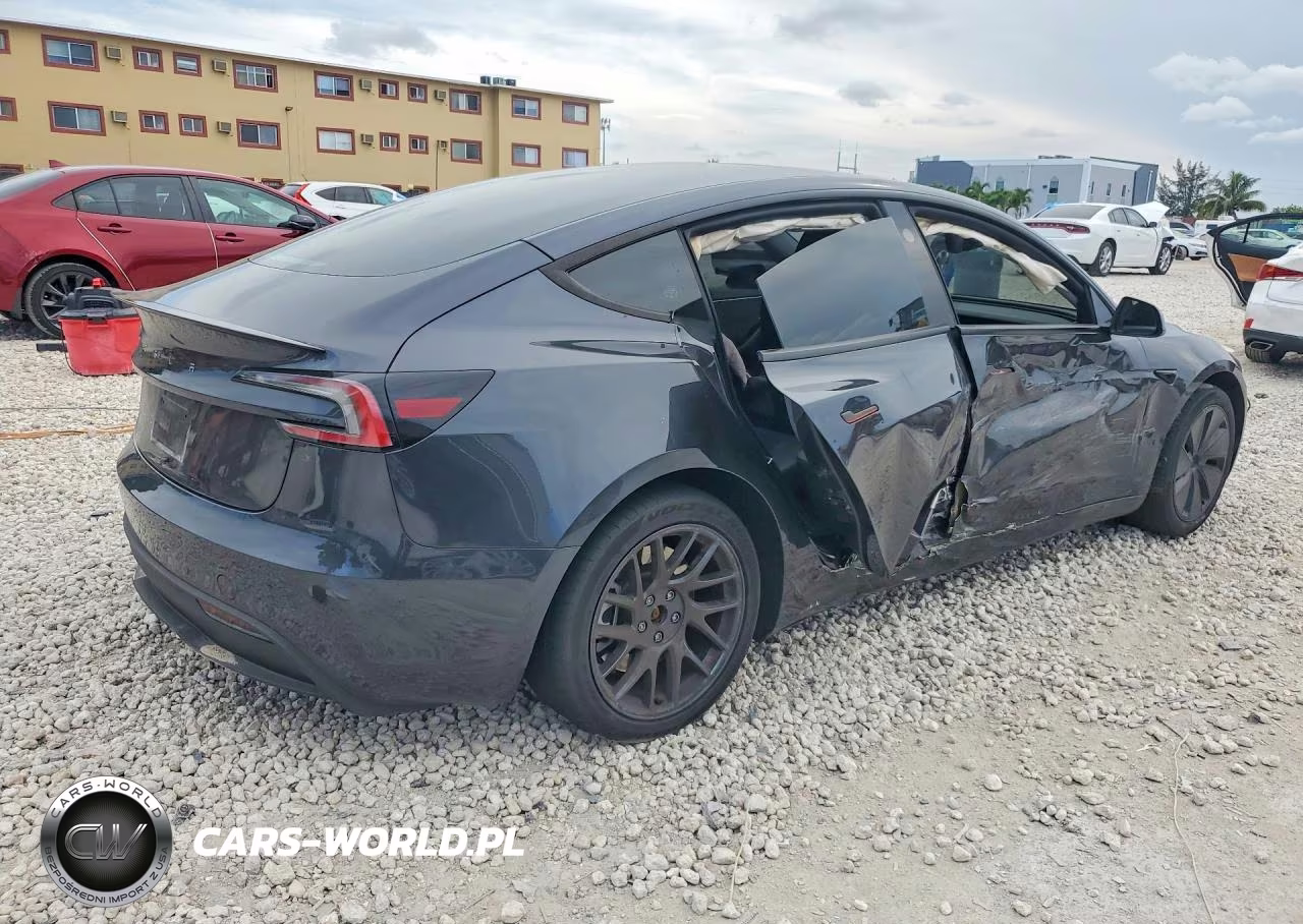2024 Tesla Model 3 VIN:5YJ3E1EA6RF766108 - 3