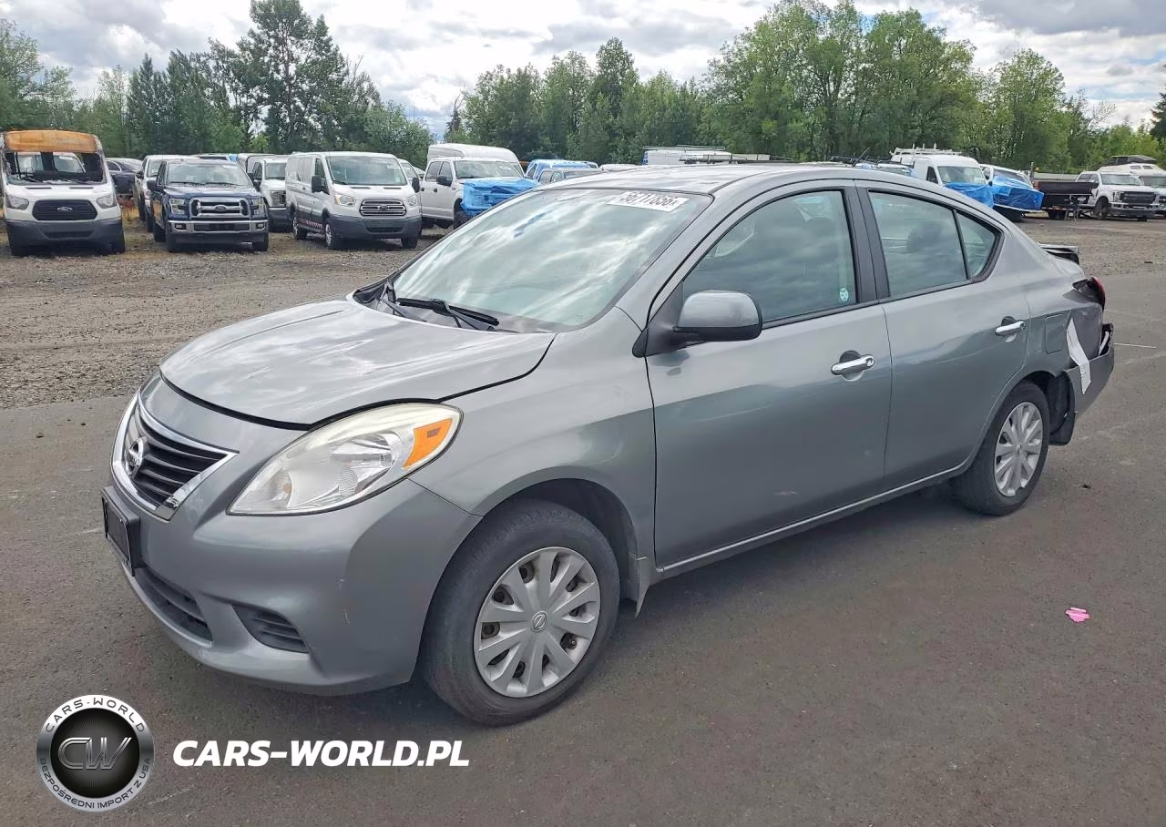 2013 Nissan Versa 1.6 S