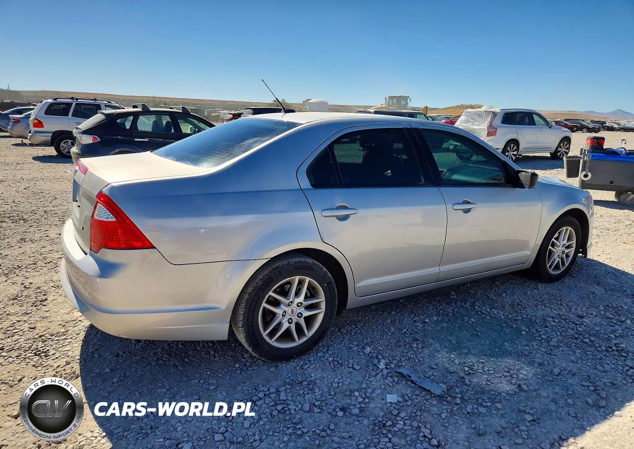 2010 Ford Fusion S VIN:3FAHP0GA3AR395151 - 3