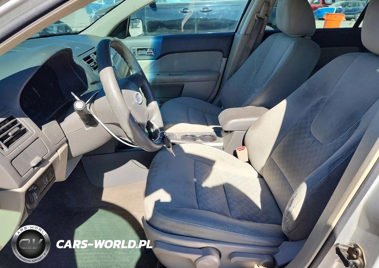 2010 Ford Fusion S VIN:3FAHP0GA3AR395151 - 7