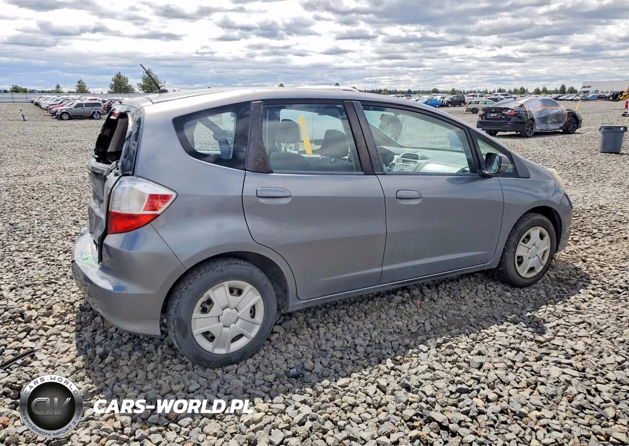 2012 Honda Fit VIN:JHMGE8G37CS001734 - 3