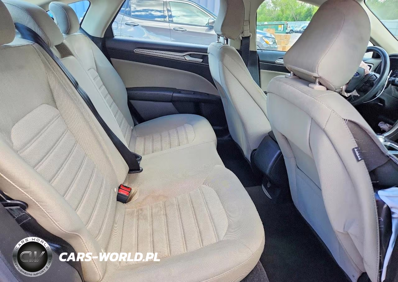 2020 Ford Fusion S VIN:3FA6P0G75LR163035 - 10