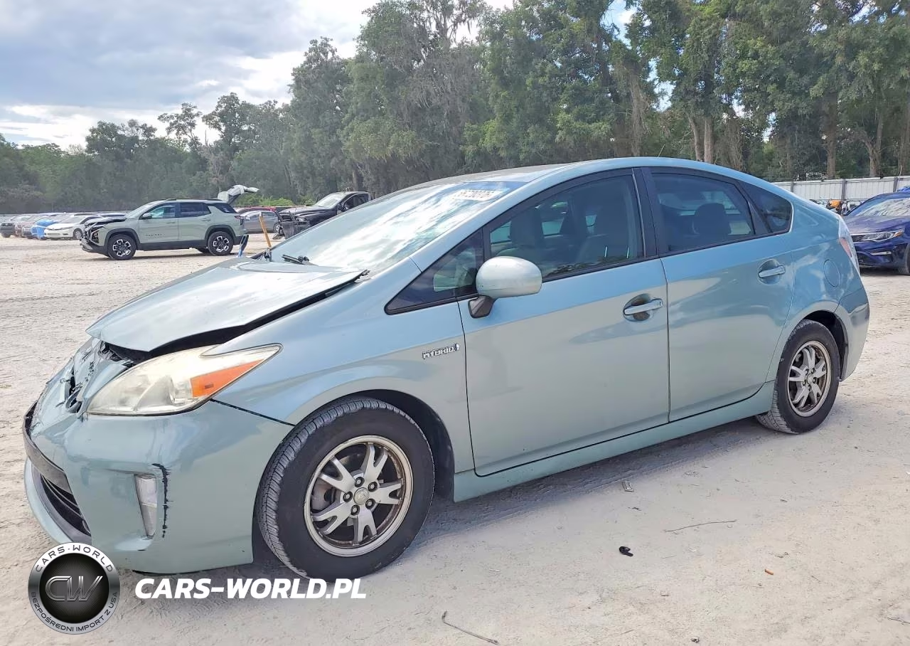 2014 Toyota Prius Three – zdjęcie 1 z 12