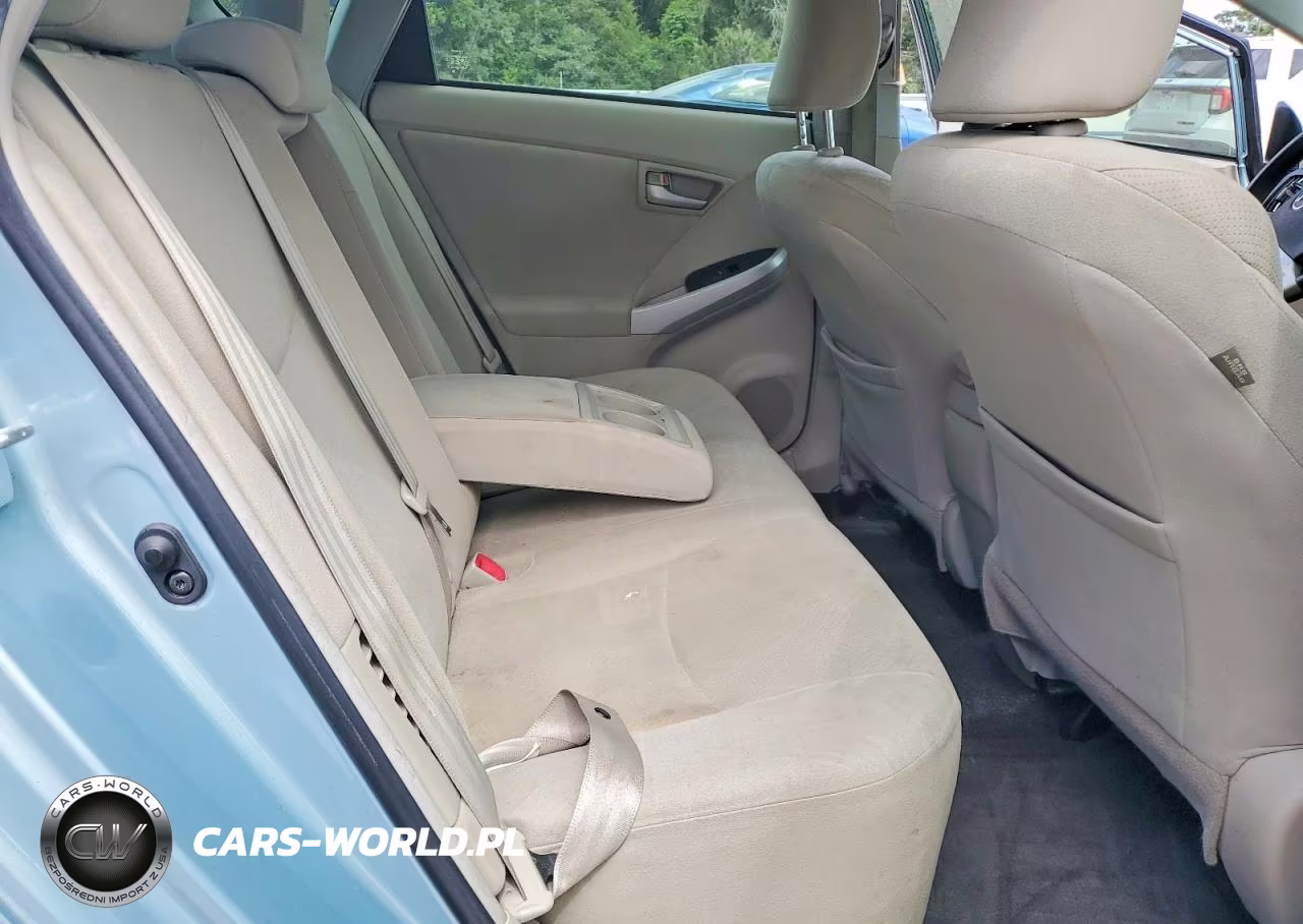 2014 Toyota Prius Three VIN:JTDKN3DU4E1818180 - 10