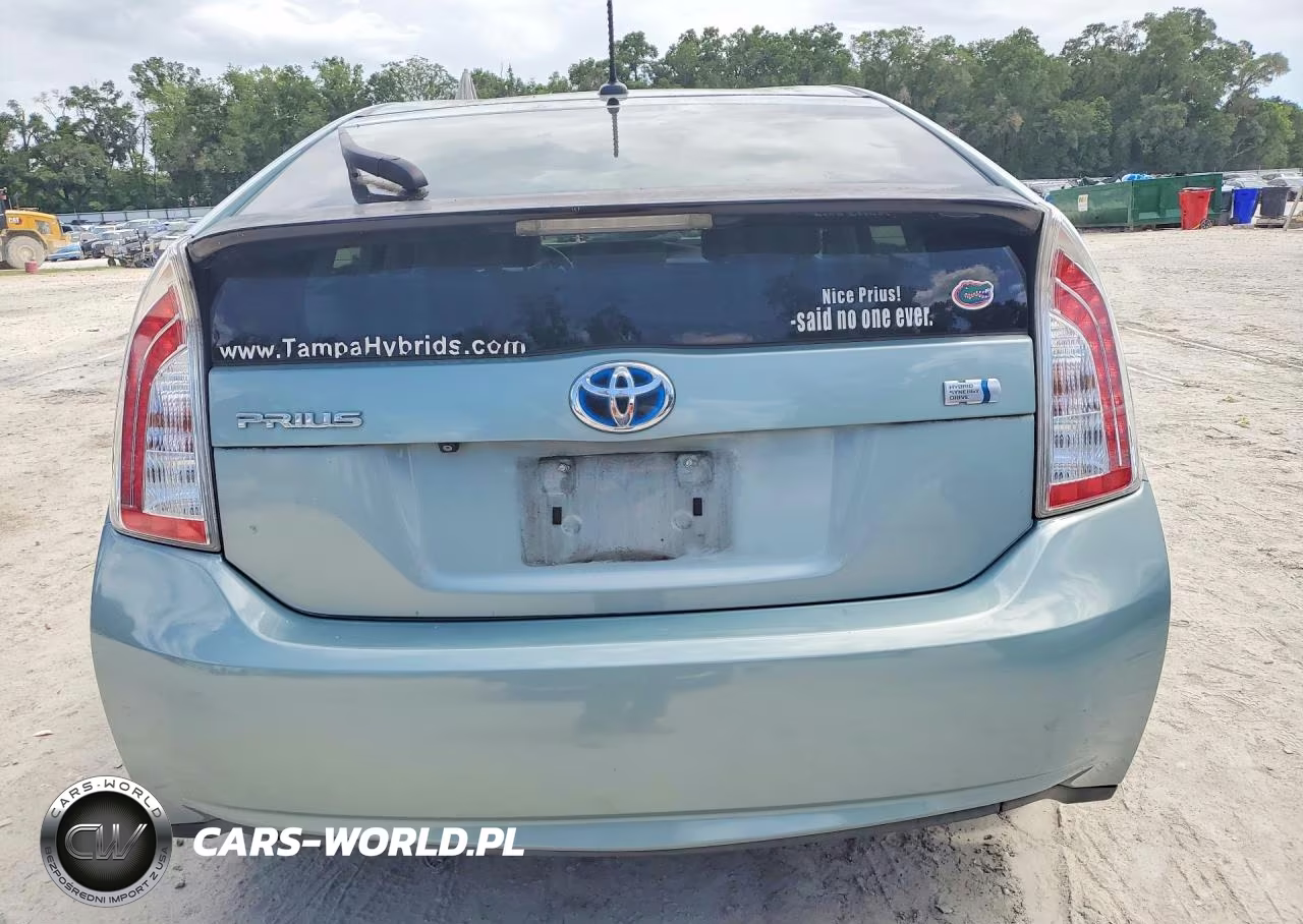 2014 Toyota Prius Three VIN:JTDKN3DU4E1818180 - 6