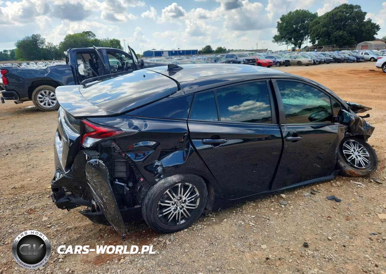 2018 Toyota Prius Two VIN:JTDKBRFU1J3069121 - 3