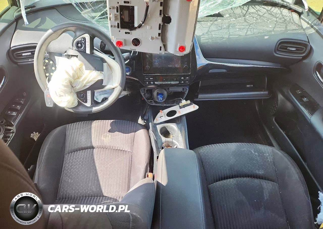 2018 Toyota Prius Two VIN:JTDKBRFU1J3069121 - 8