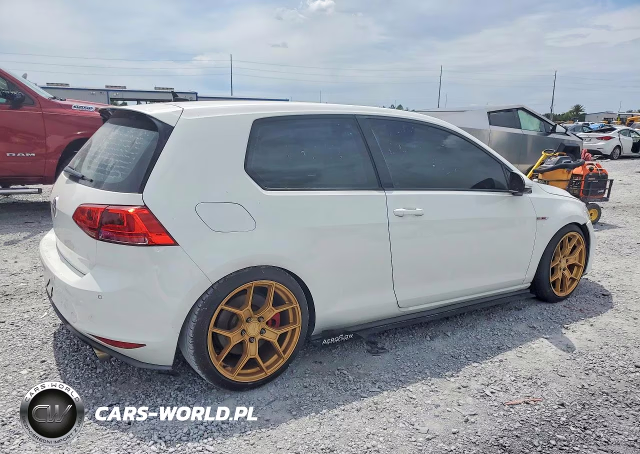 2015 Volkswagen Gti VIN:3VWT47AU4FM074598 - 3