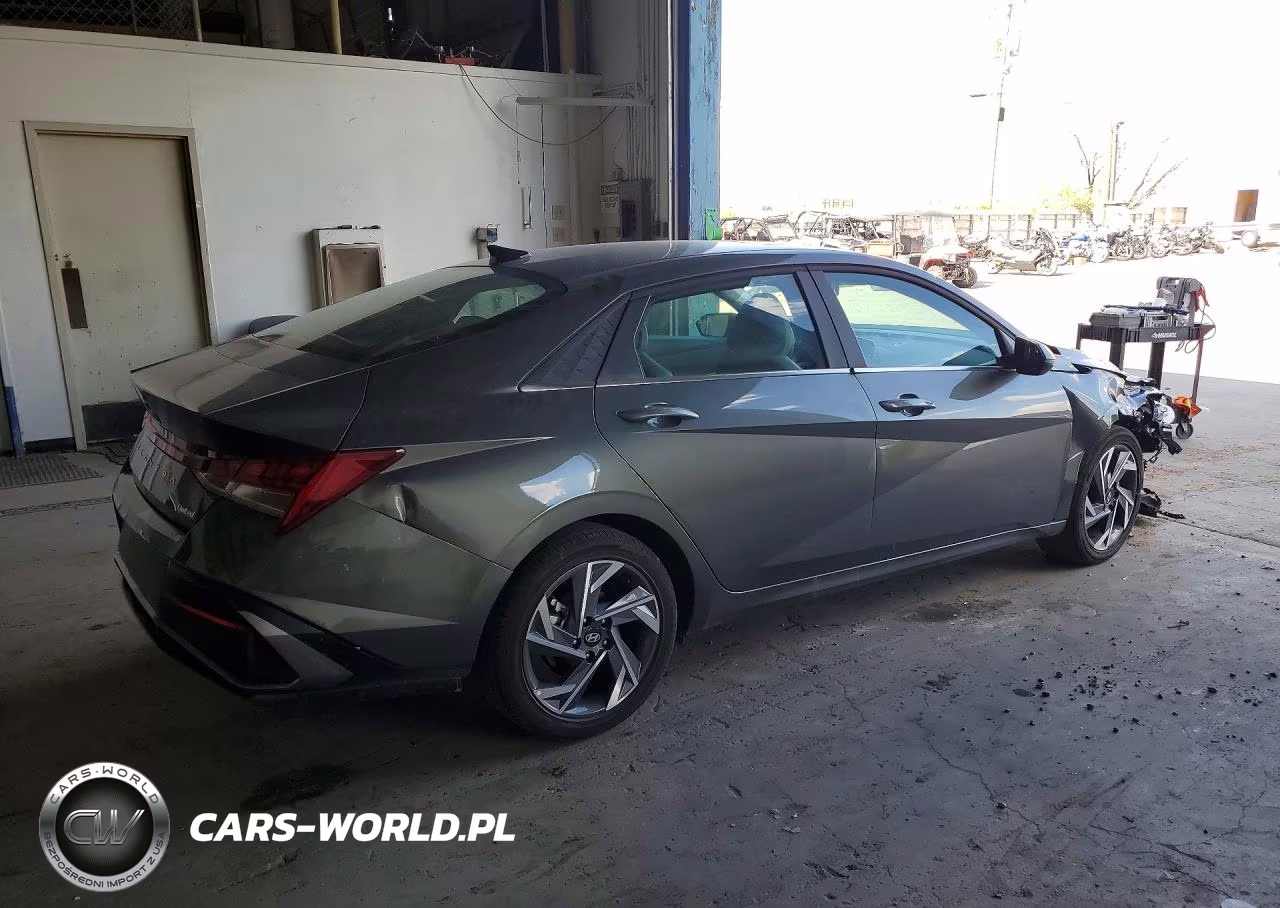 2025 Hyundai Elantra Limited VIN:KMHLP4DG2SU069805 - 3