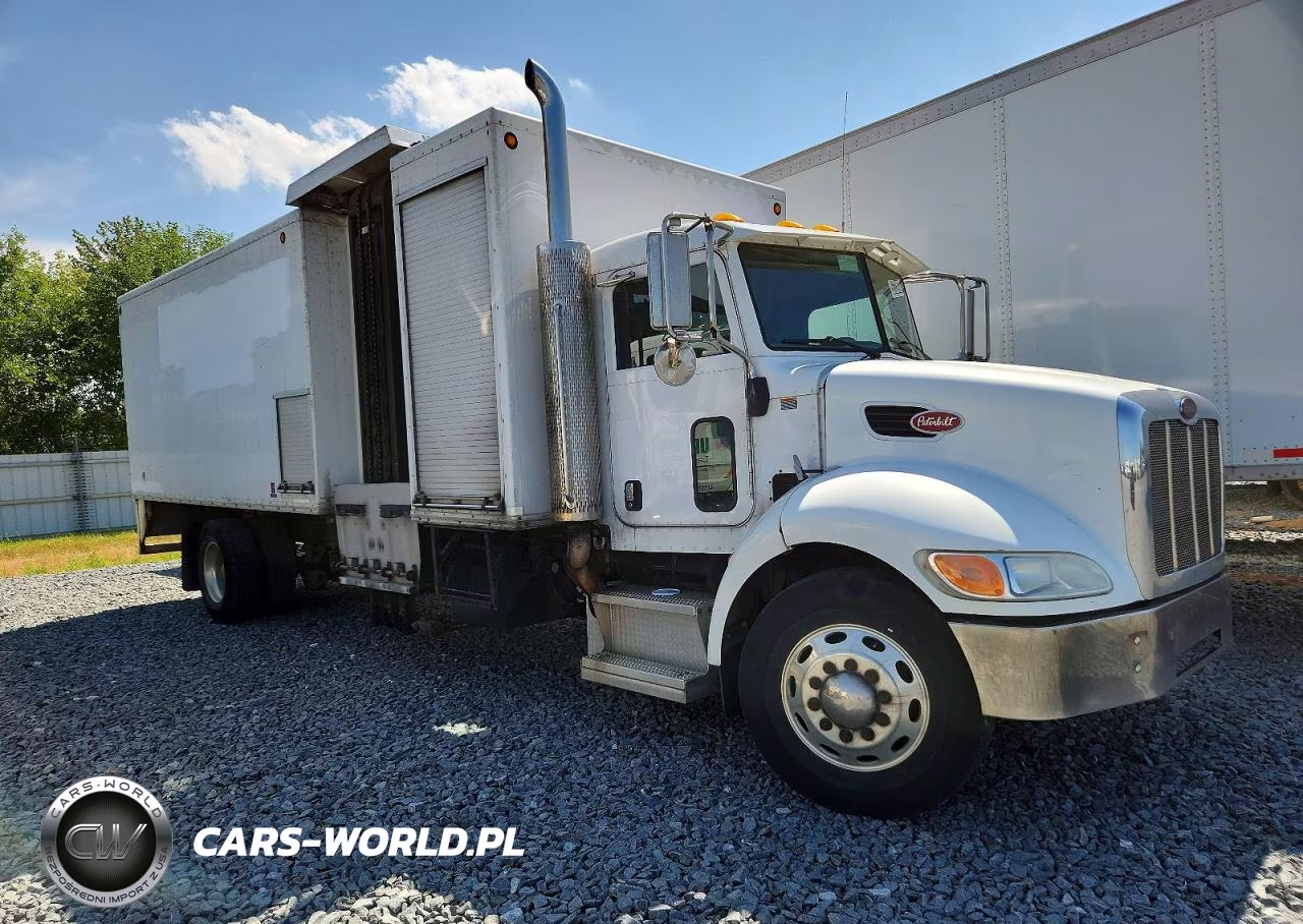 2008 Peterbilt 335 Box Truck – zdjęcie 1 z 14
