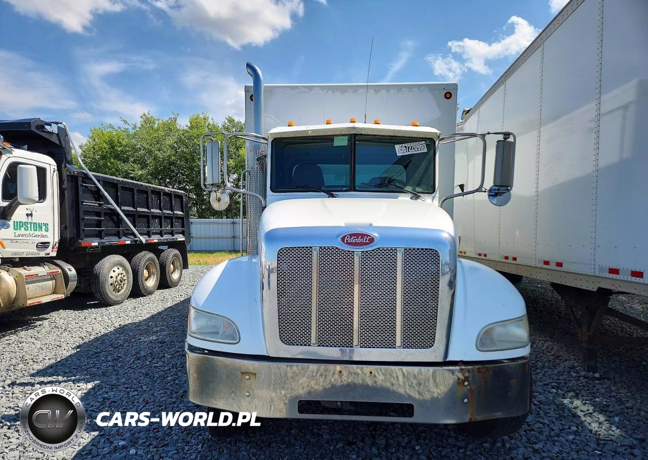 2008 Peterbilt 335 Box Truck VIN:2NPLHM7X08M760811 - 10