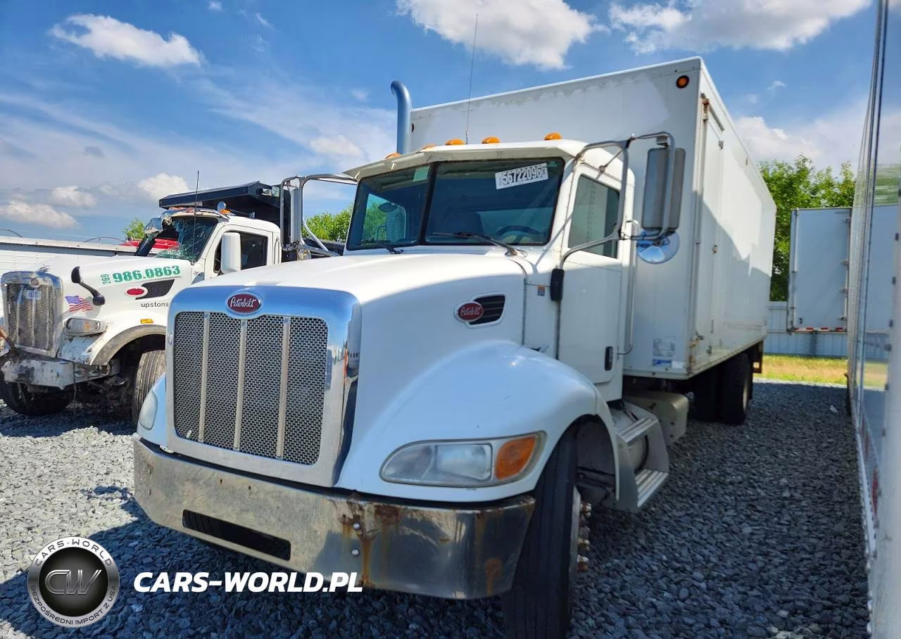 2008 Peterbilt 335 Box Truck VIN:2NPLHM7X08M760811 - 2