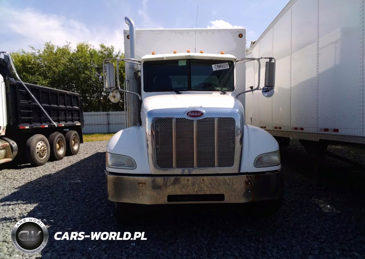 2008 Peterbilt 335 Box Truck VIN:2NPLHM7X08M760811 - 5