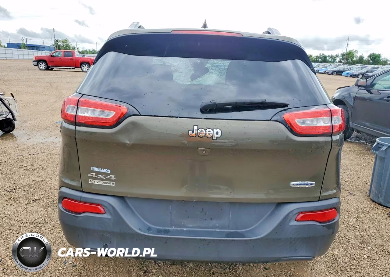 2015 Jeep Cherokee Latitude VIN:1C4PJMCB8FW505421 - 6