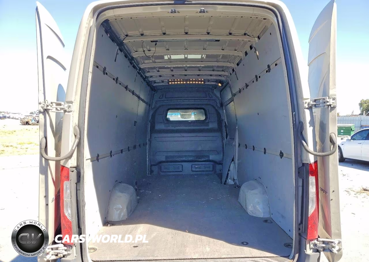 2024 Mercedes-Benz Sprinter 2500 VIN:W1Y4KCHY1RT180930 - 10