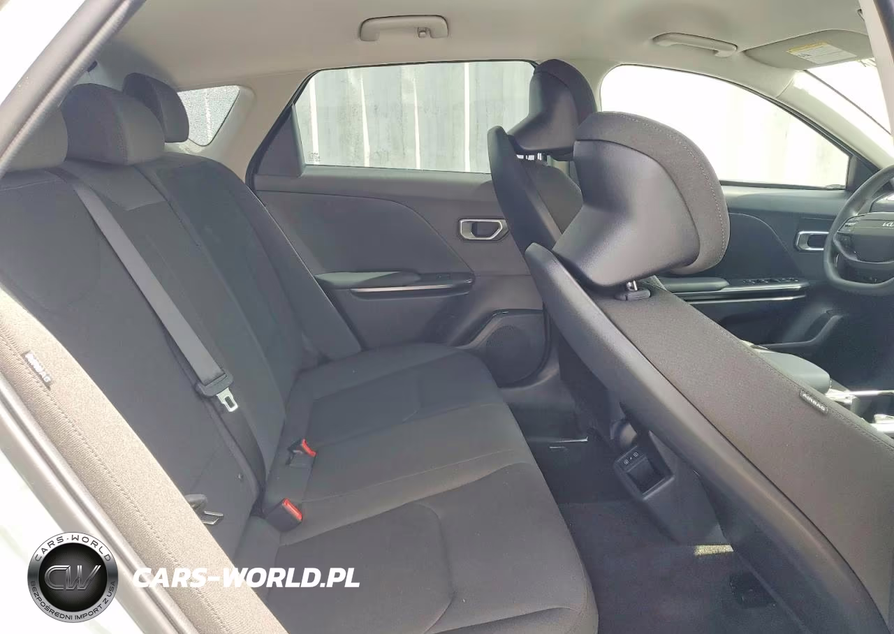 2026 Kia K4 Lxs VIN:3KPFT4DE3TE265795 - 10