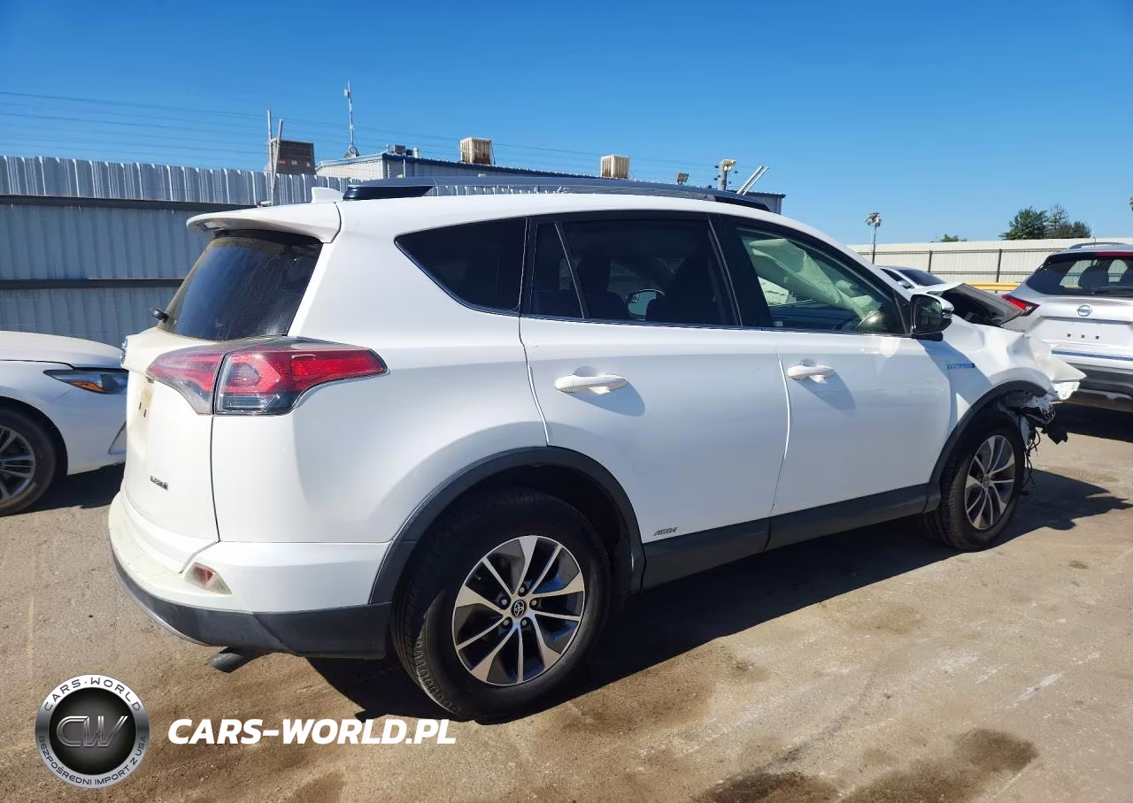 2018 Toyota Rav4 Hybrid Le VIN:JTMRJREV8JD183560 - 3