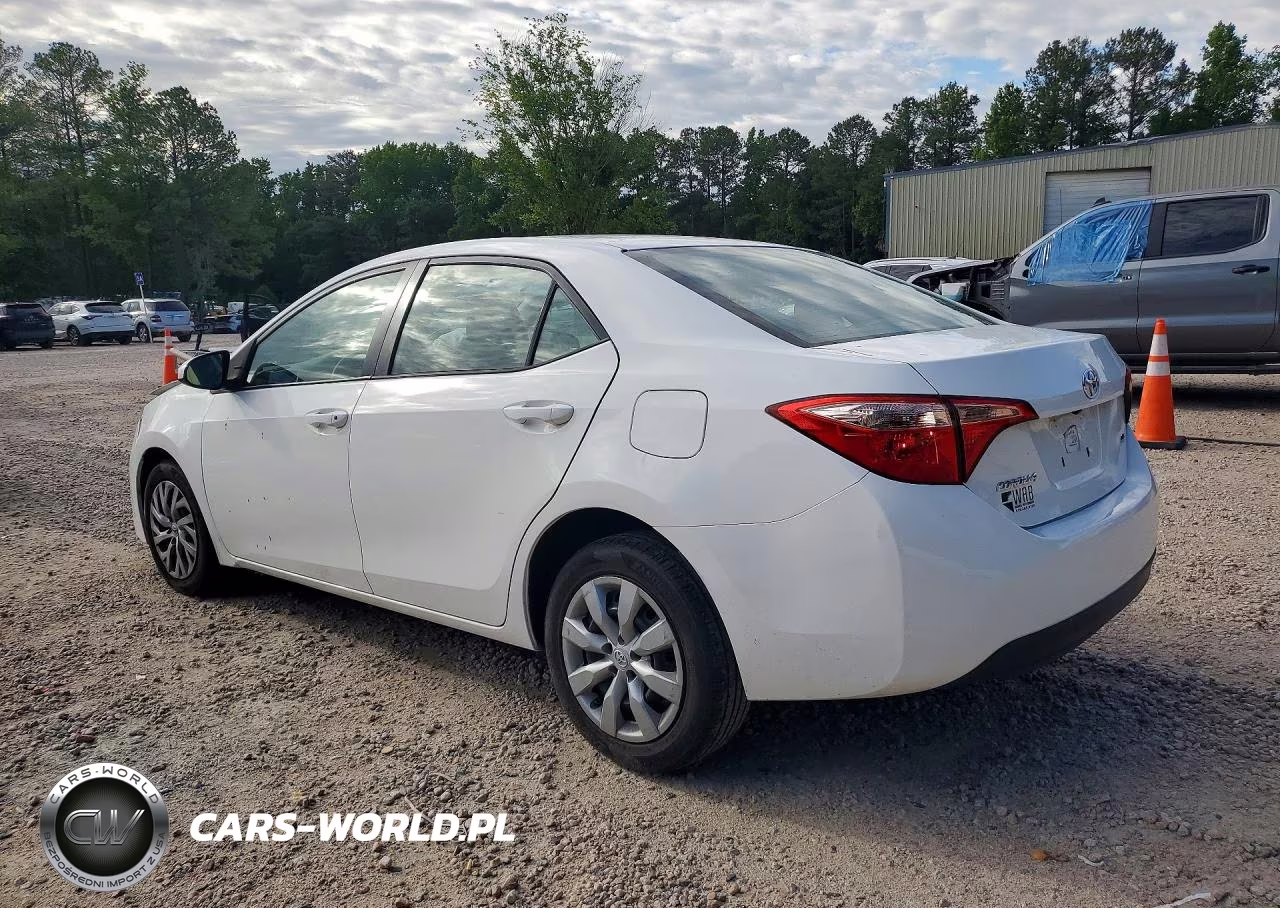 2017 Toyota Corolla Le VIN:2T1BURHE5HC852329 - 2