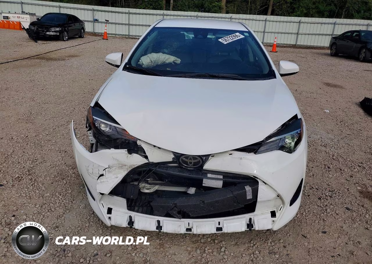 2017 Toyota Corolla Le VIN:2T1BURHE5HC852329 - 5
