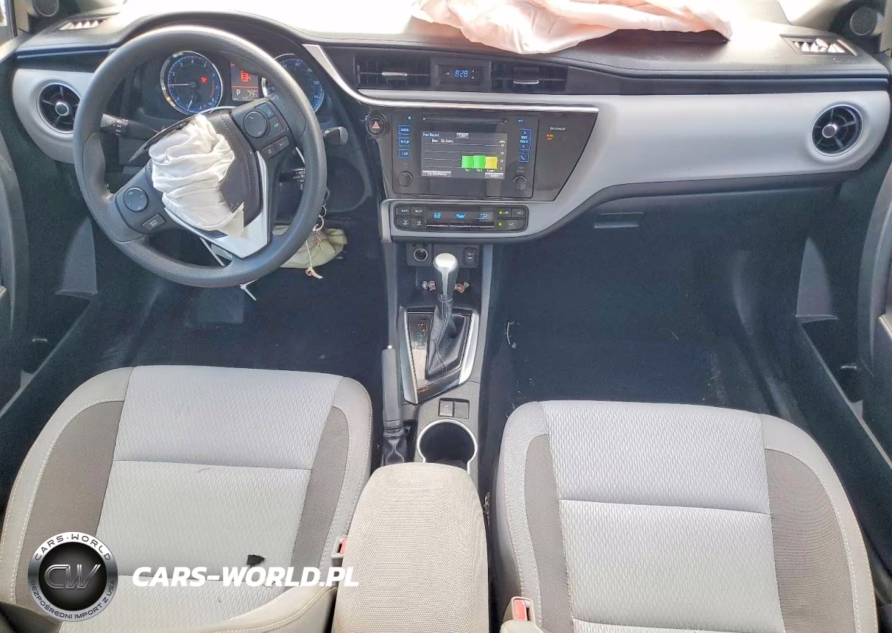 2017 Toyota Corolla Le VIN:2T1BURHE5HC852329 - 8