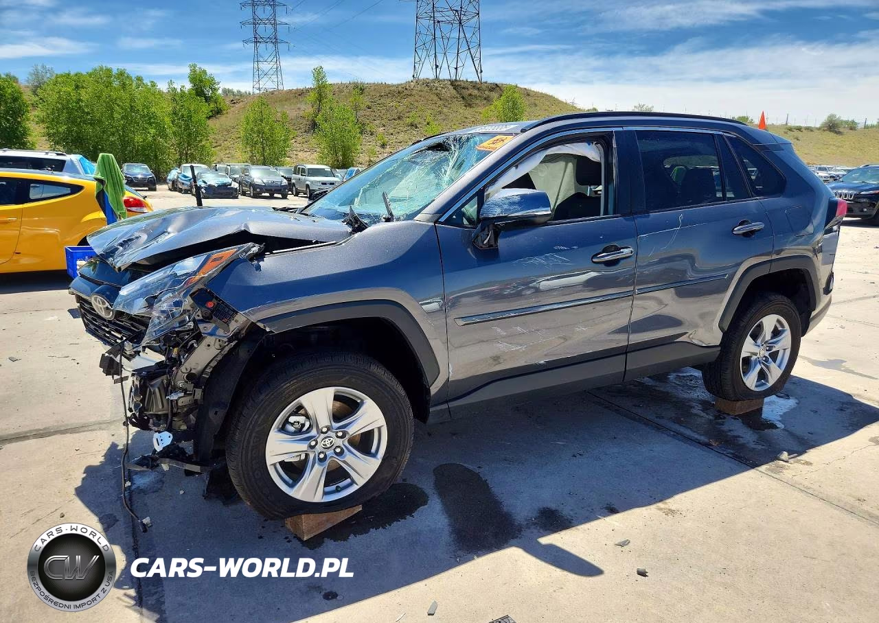 2024 Toyota Rav4 Xle – zdjęcie 1 z 13