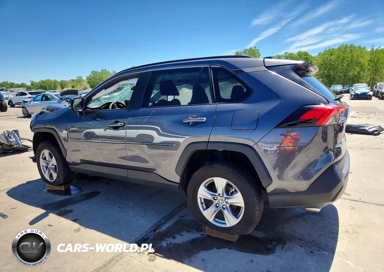 2024 Toyota Rav4 Xle VIN:2T3P1RFV5RW411065 - 2