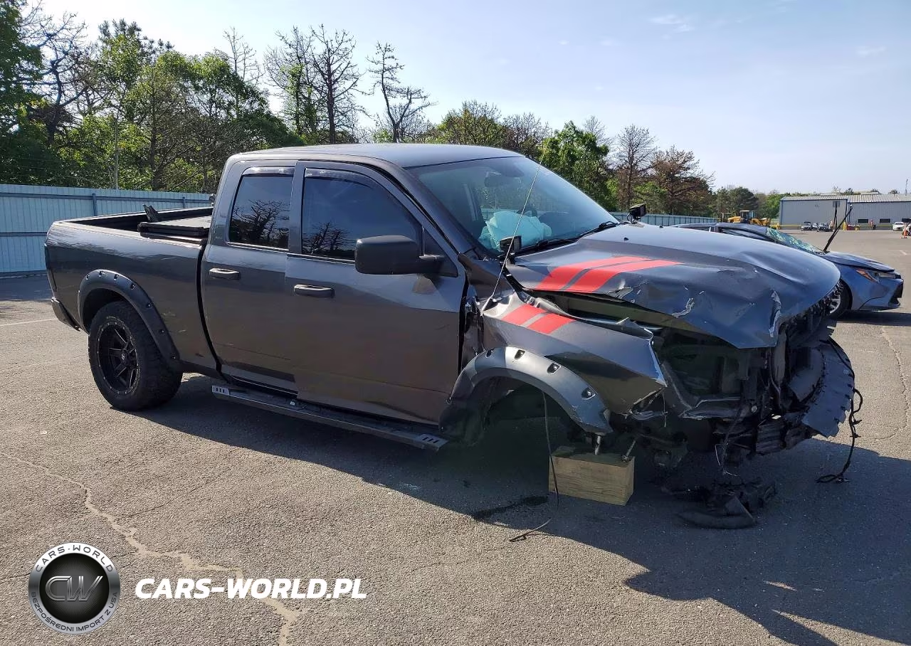 2019 Ram 1500 Classic Tradesman VIN:1C6RR7FT3KS511823 - 4
