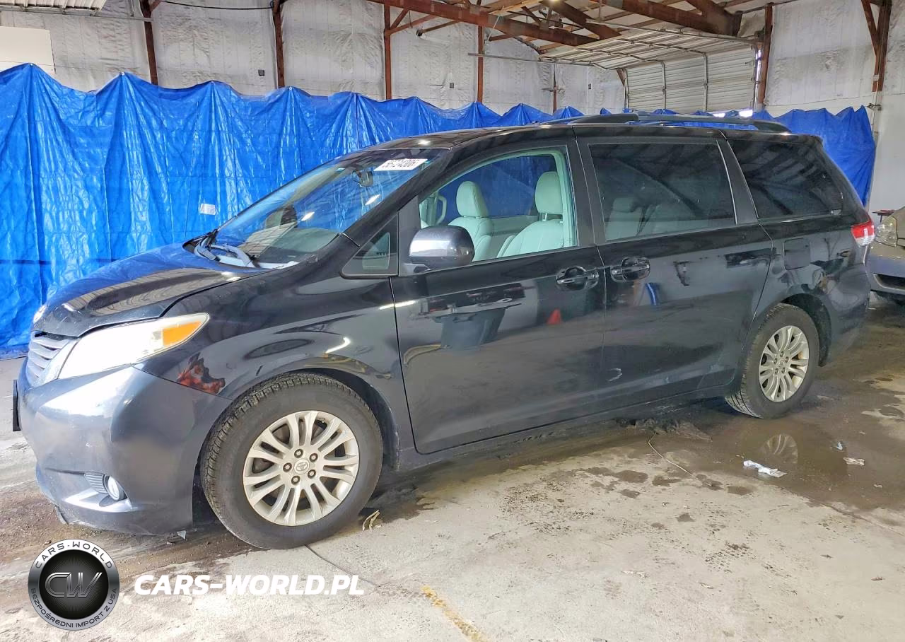 2011 Toyota Sienna Xle 8-Passenger – zdjęcie 1 z 13