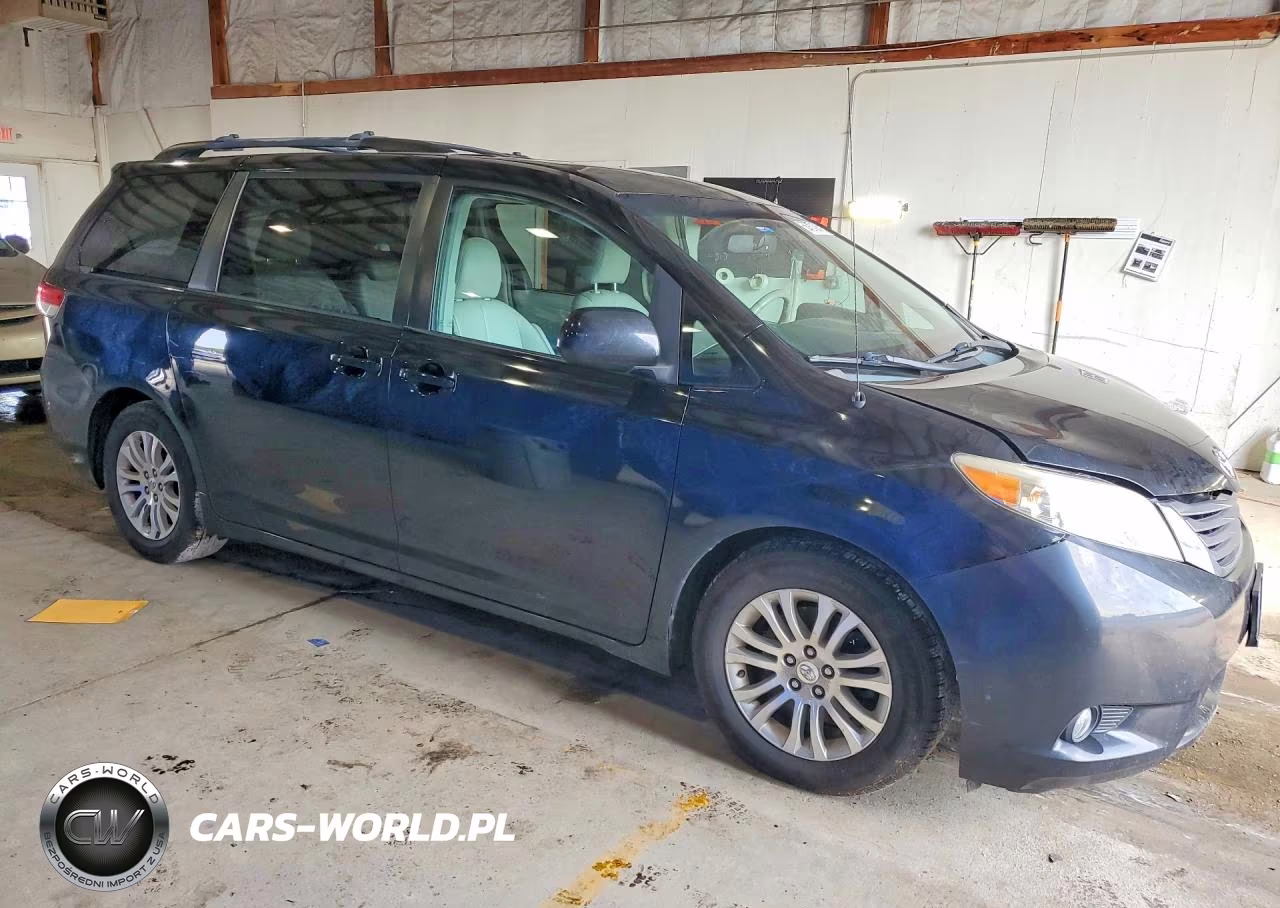 2011 Toyota Sienna Xle 8-Passenger VIN:5TDYK3DC1BS045516 - 4