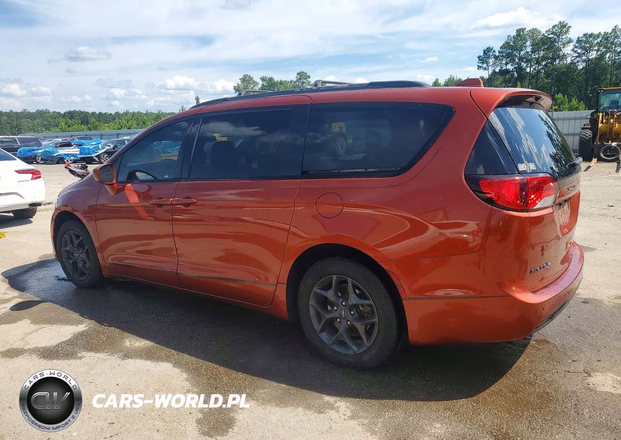 2018 Chrysler Pacifica Touring L VIN:2C4RC1BGXJR187320 - 2