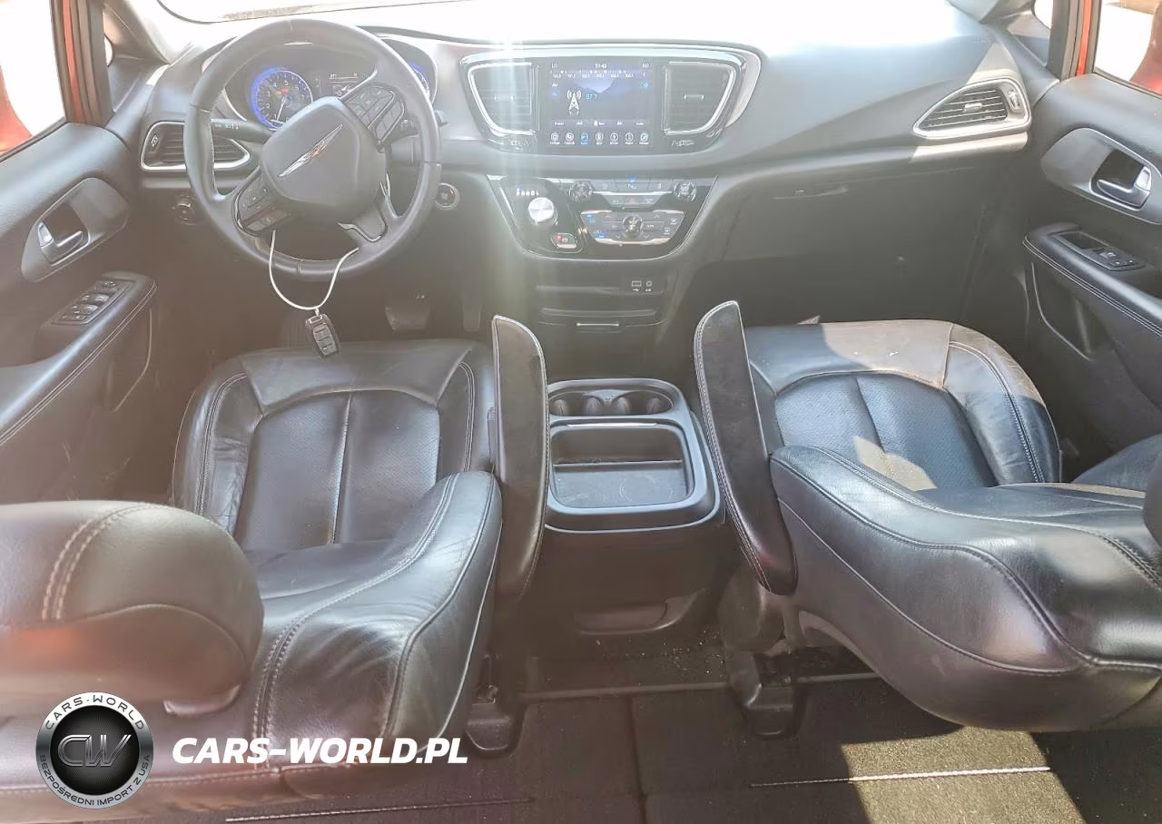 2018 Chrysler Pacifica Touring L VIN:2C4RC1BGXJR187320 - 8