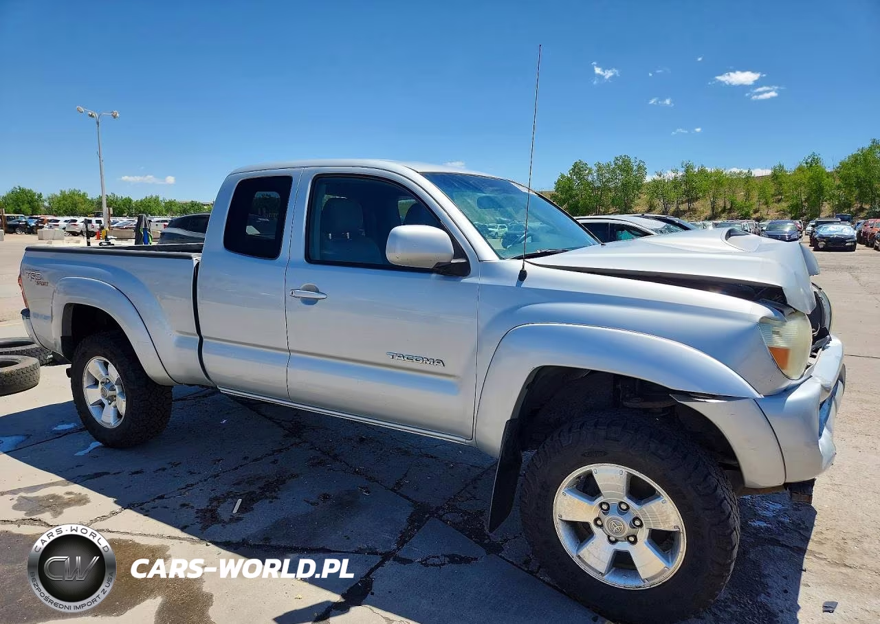 2005 Toyota Tacoma Access Cab VIN:5TEUU42N95Z140531 - 4