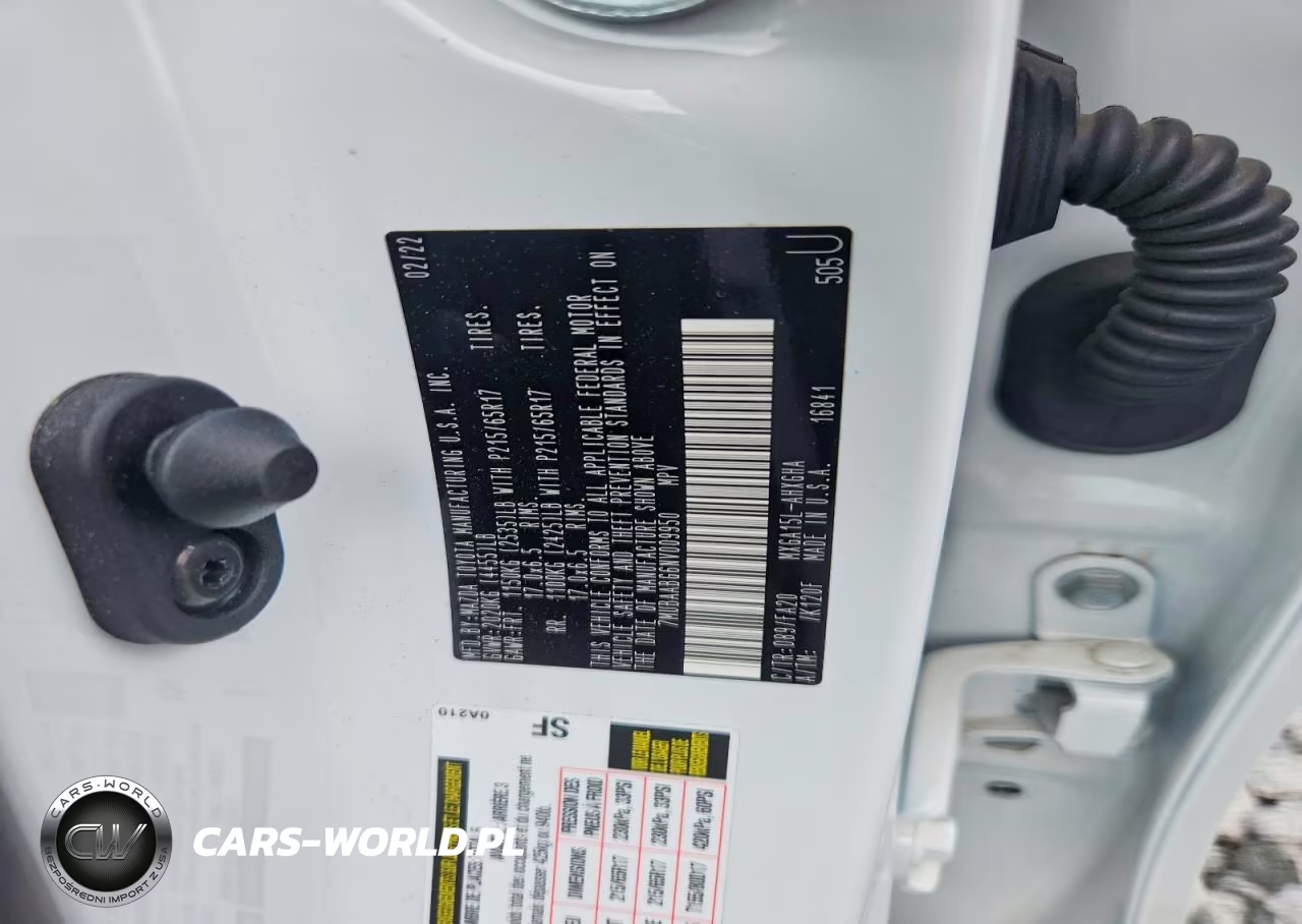 2022 Toyota Corolla Cross Le VIN:7MUBAABG6NV009950 - 12