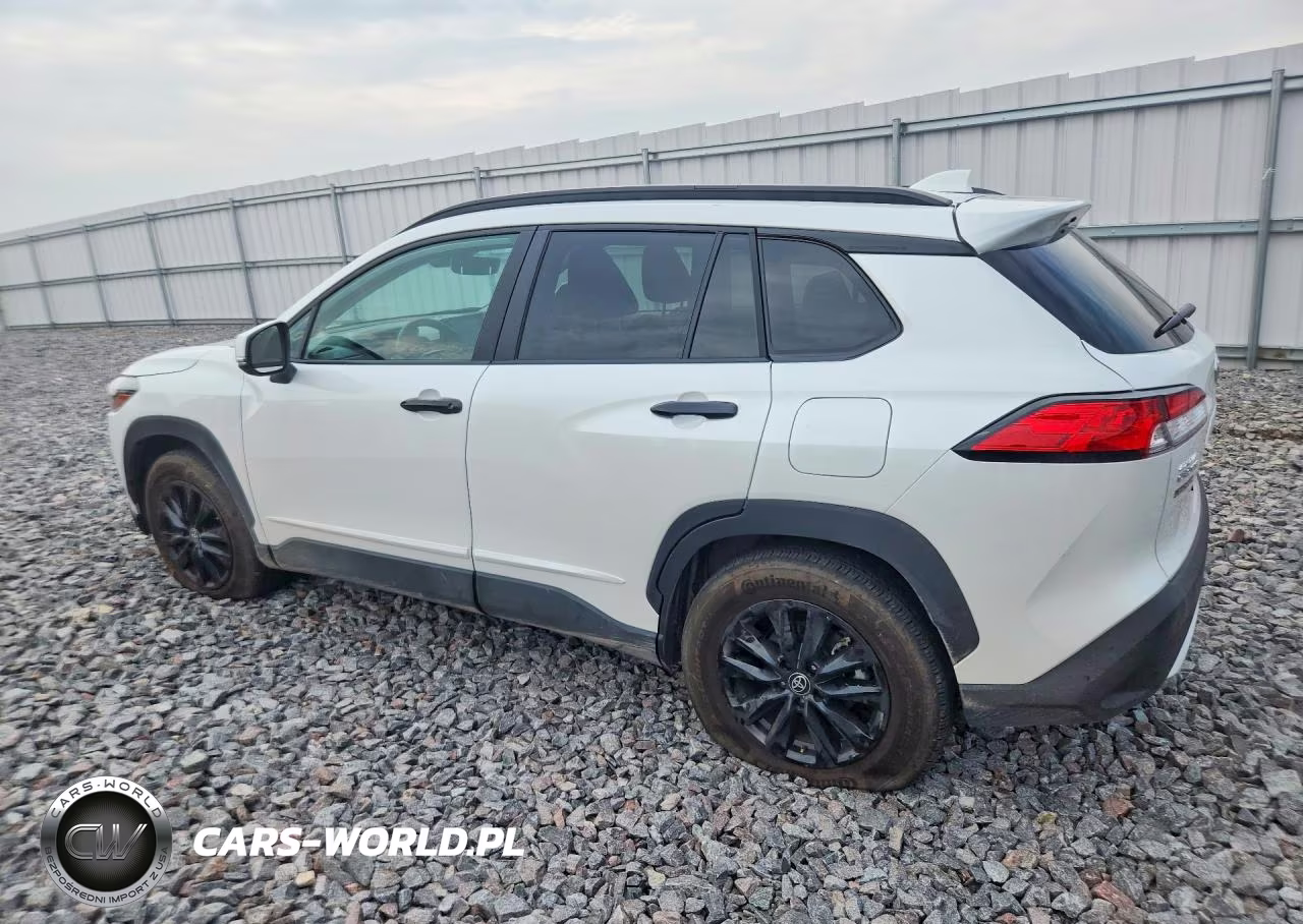 2022 Toyota Corolla Cross Le VIN:7MUBAABG6NV009950 - 2