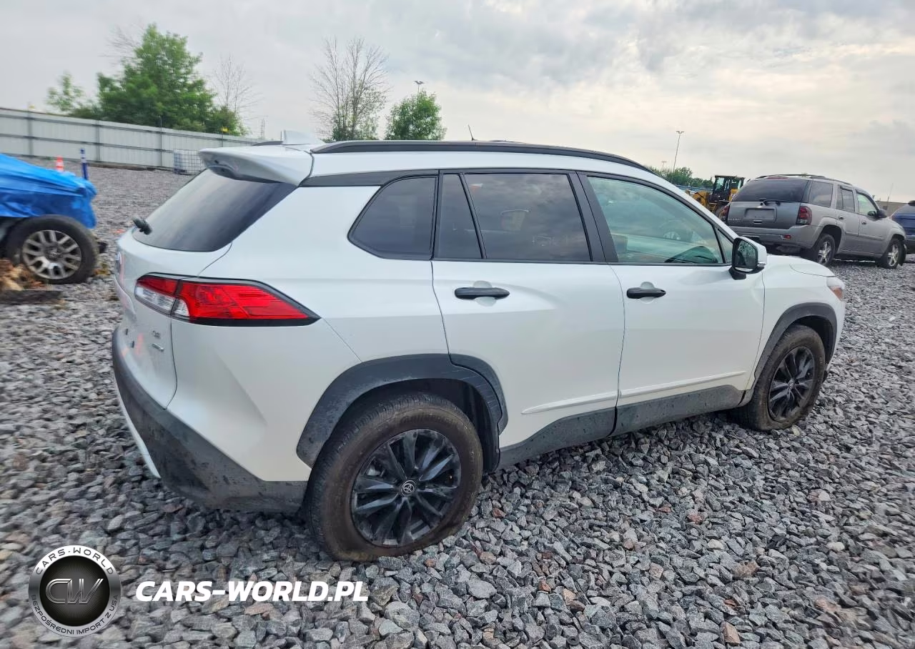 2022 Toyota Corolla Cross Le VIN:7MUBAABG6NV009950 - 3