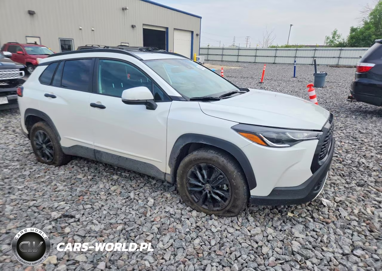 2022 Toyota Corolla Cross Le VIN:7MUBAABG6NV009950 - 4