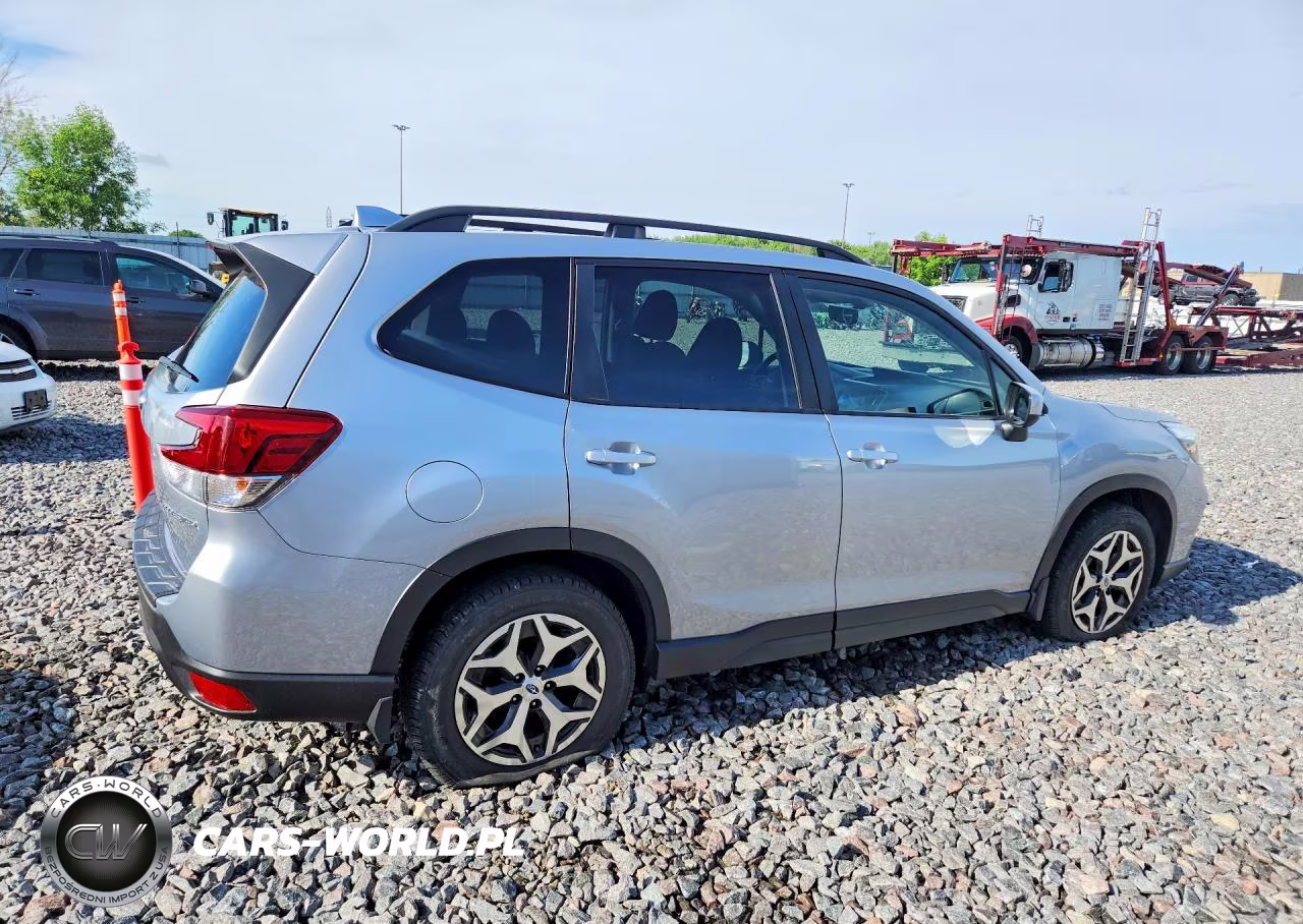 2019 Subaru Forester Premium VIN:JF2SKAECXKH470618 - 3