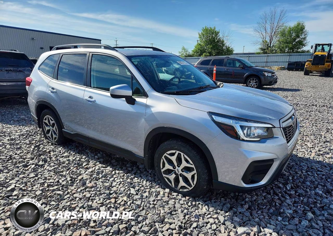 2019 Subaru Forester Premium VIN:JF2SKAECXKH470618 - 4