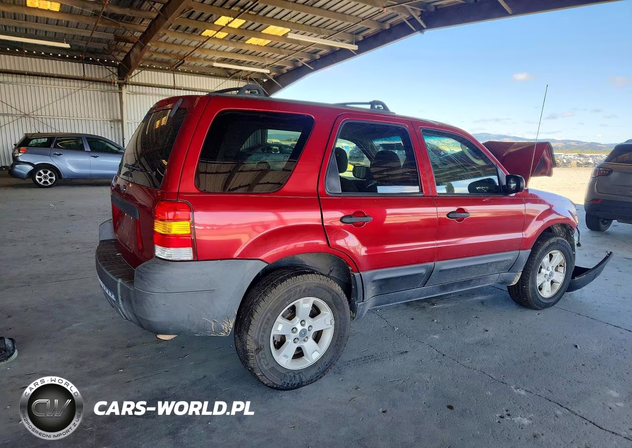 2005 Ford Escape Xlt VIN:1FMYU93195DA04835 - 3