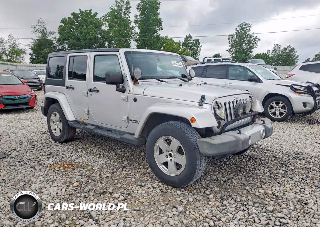 2012 Jeep Wrangler Unlimited Sahara VIN:1C4BJWEG7CL150012 - 4